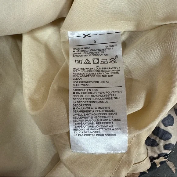 Janie and Jack Cleo Smocked Dress is a leopard-print long sleeve dress size 5 - Picture 4 of 4